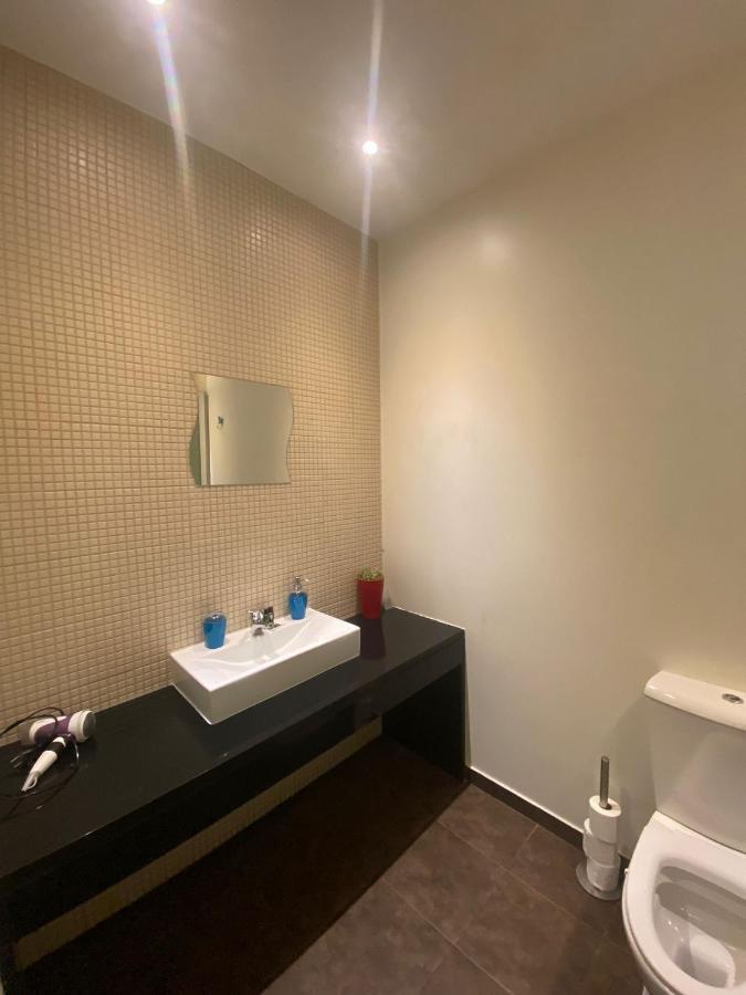 Chiado Happy Rooms Lisbona Esterno foto