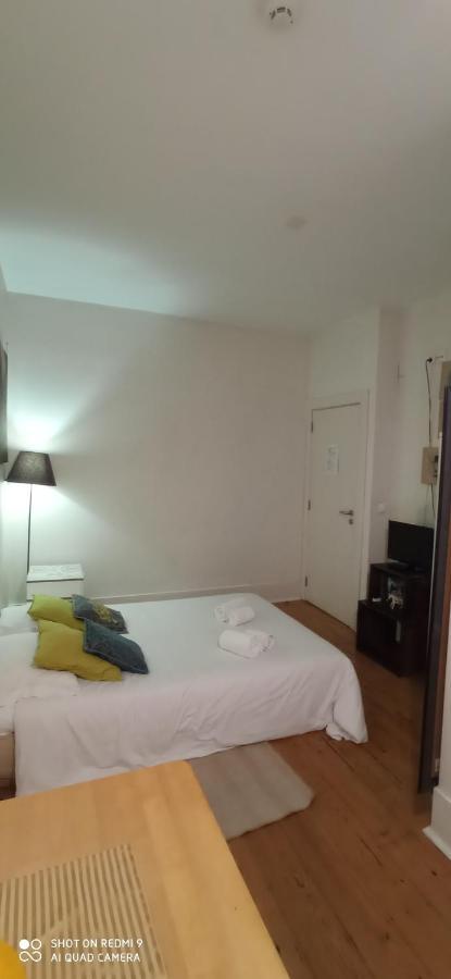 Chiado Happy Rooms Lisbona Esterno foto
