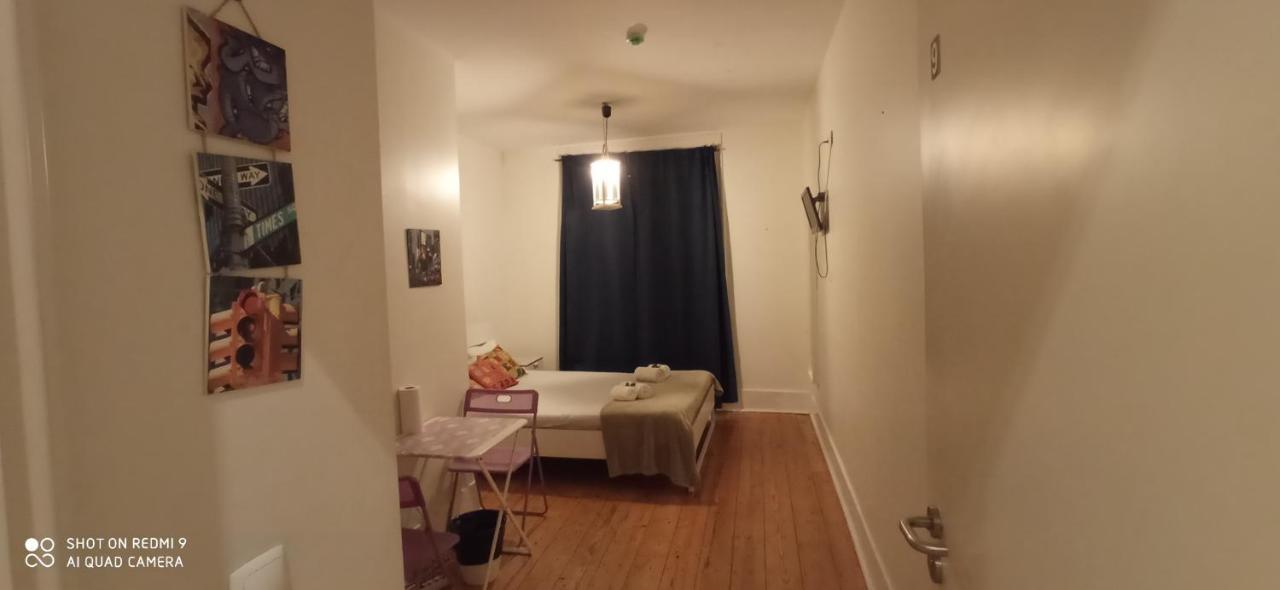 Chiado Happy Rooms Lisbona Esterno foto