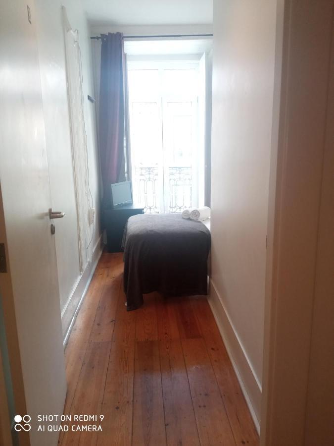 Chiado Happy Rooms Lisbona Esterno foto