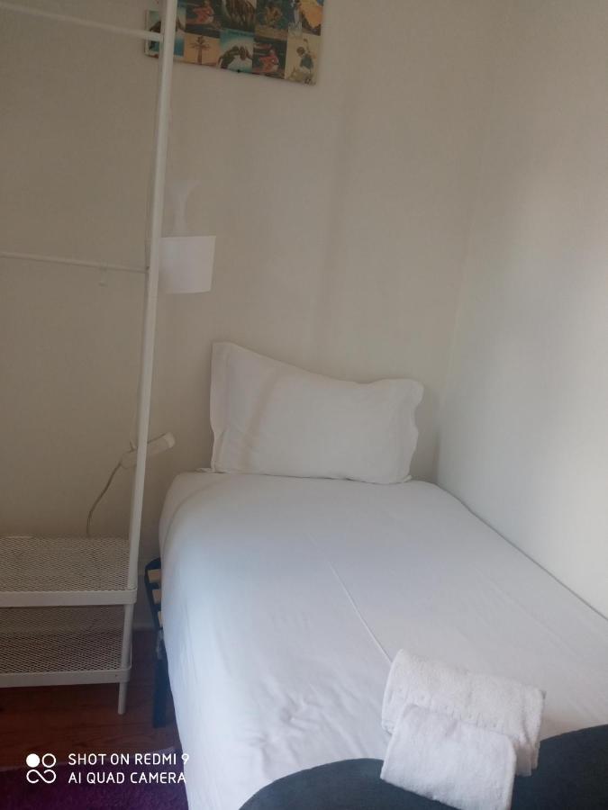 Chiado Happy Rooms Lisbona Esterno foto