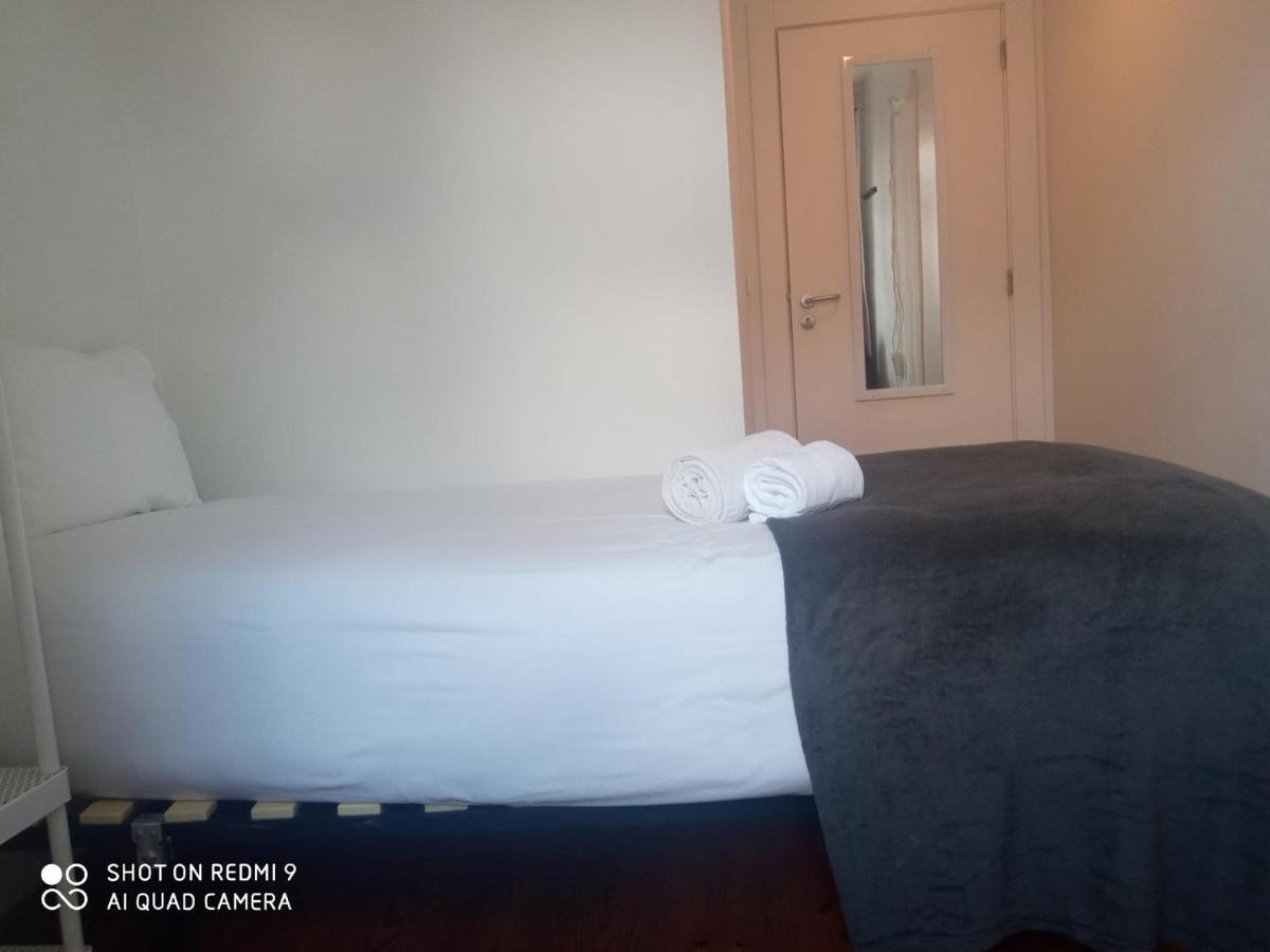 Chiado Happy Rooms Lisbona Esterno foto
