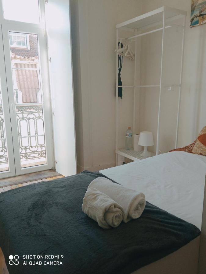 Chiado Happy Rooms Lisbona Esterno foto