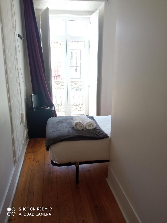 Chiado Happy Rooms Lisbona Esterno foto